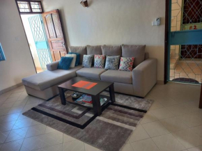Private Ensuite Room in Spacious Apartment Behind City Mall - Nyali